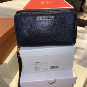 Black Michael Kors Wallet/Wristlet